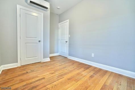 351 Mulberry Street Newark NJ 07102