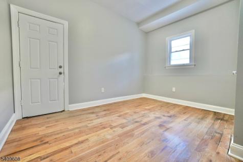 351 Mulberry Street Newark NJ 07102