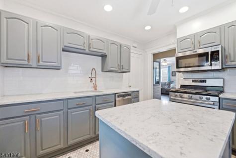 160 Ashland Avenue Bloomfield NJ 07003