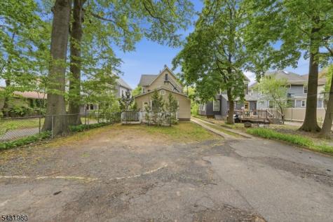 160 Ashland Avenue Bloomfield NJ 07003