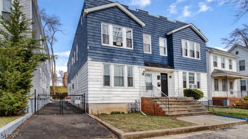 18 Mckay Avenue East Orange NJ 07018