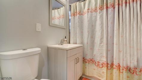 18 Mckay Avenue East Orange NJ 07018