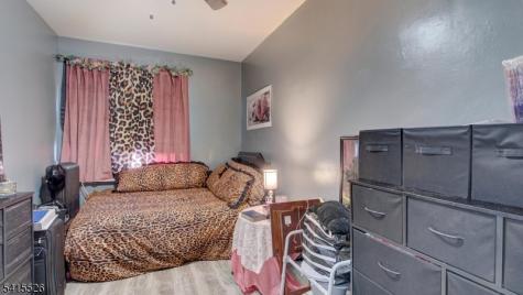 18 Mckay Avenue East Orange NJ 07018