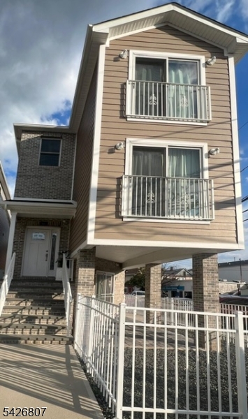 66 Delaware Street Elizabeth NJ 07206