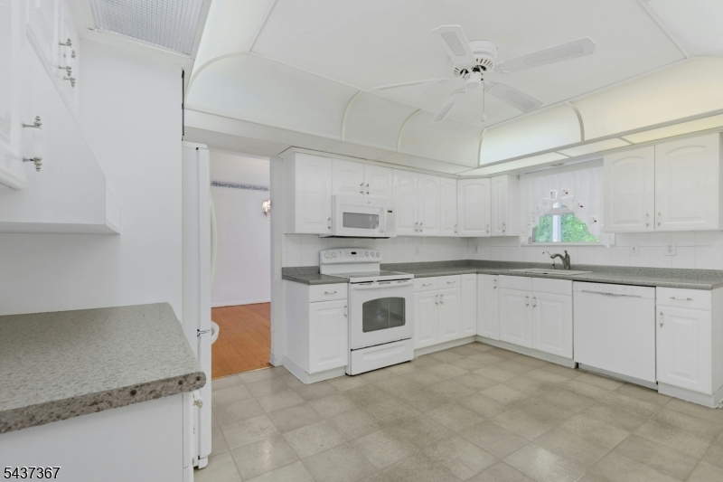 316 Sanford Avenue Lyndhurst NJ 07071