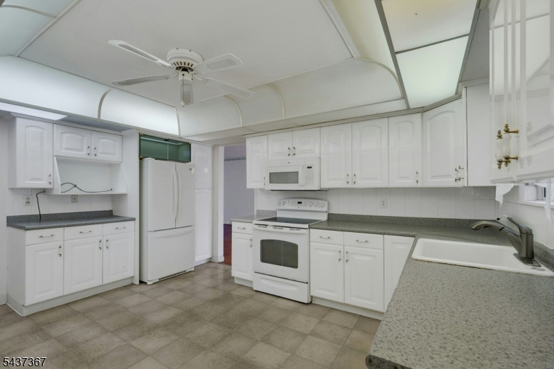 316 Sanford Avenue Lyndhurst NJ 07071