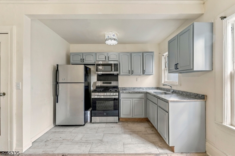 72 N Munn Avenue East Orange NJ 07017