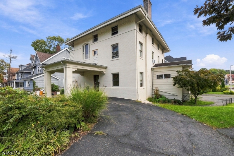 72 N Munn Avenue East Orange NJ 07017