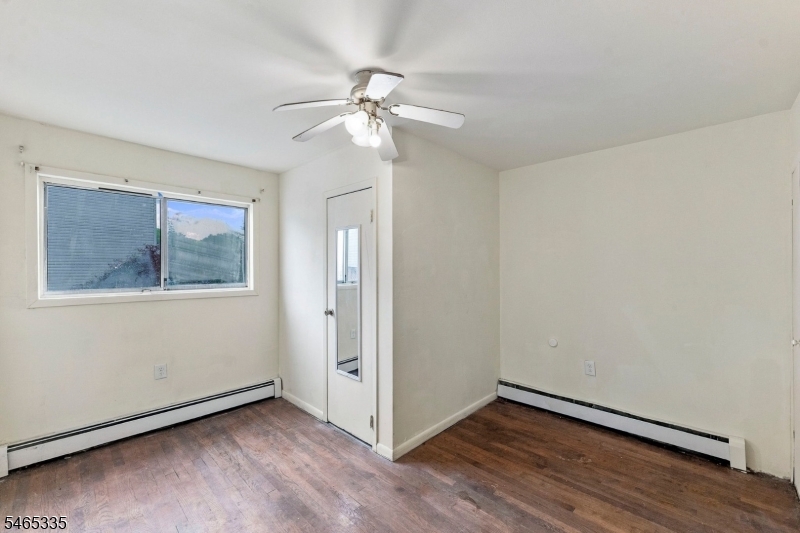 72 N Munn Avenue East Orange NJ 07017