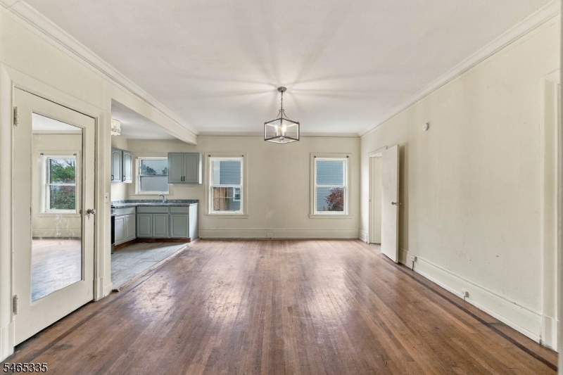 72 N Munn Avenue East Orange NJ 07017