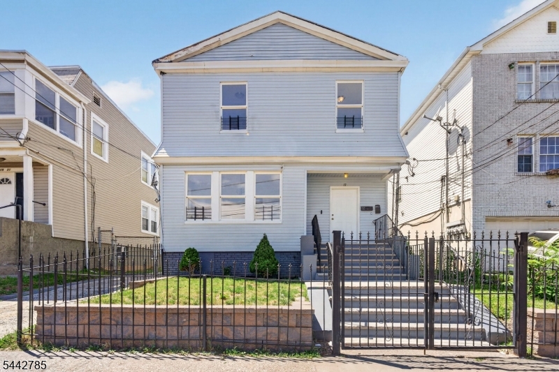 17 Wolcott Terrace Newark NJ 07112