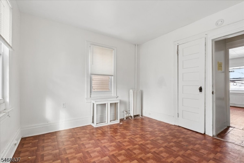 16 N 16th Street East Orange NJ 07017