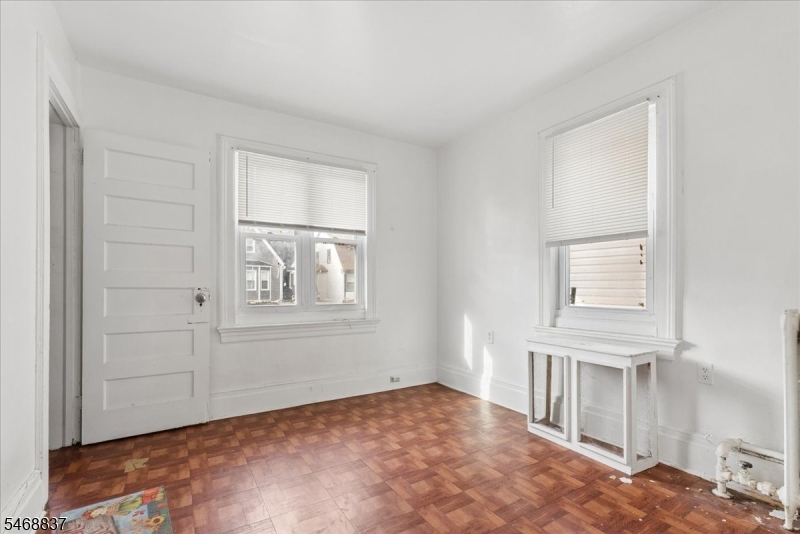 16 N 16th Street East Orange NJ 07017