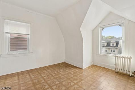 16 N 16th Street East Orange NJ 07017