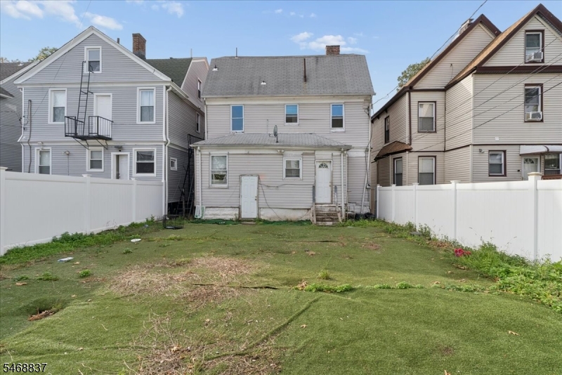 16 N 16th Street East Orange NJ 07017
