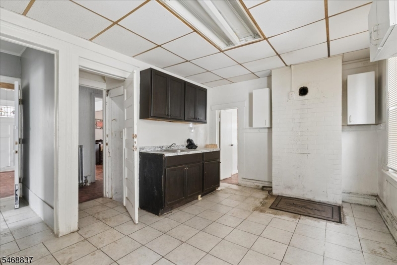 16 N 16th Street East Orange NJ 07017