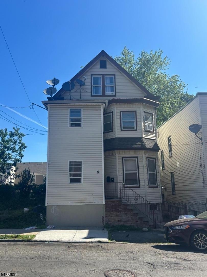 9 Courtland Street Paterson NJ 07503