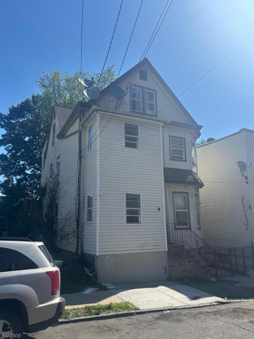 9 Courtland Street Paterson NJ 07503