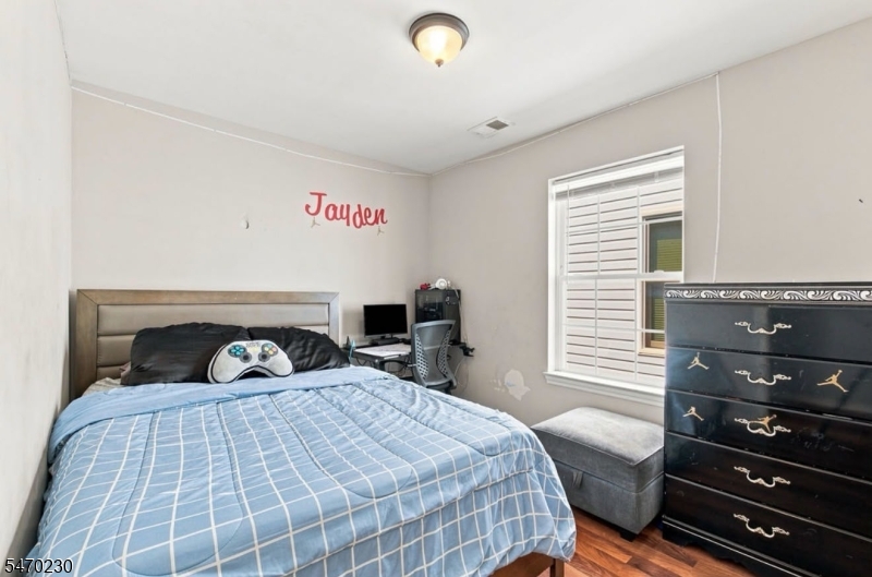 224 Pine Street Elizabeth NJ 07206