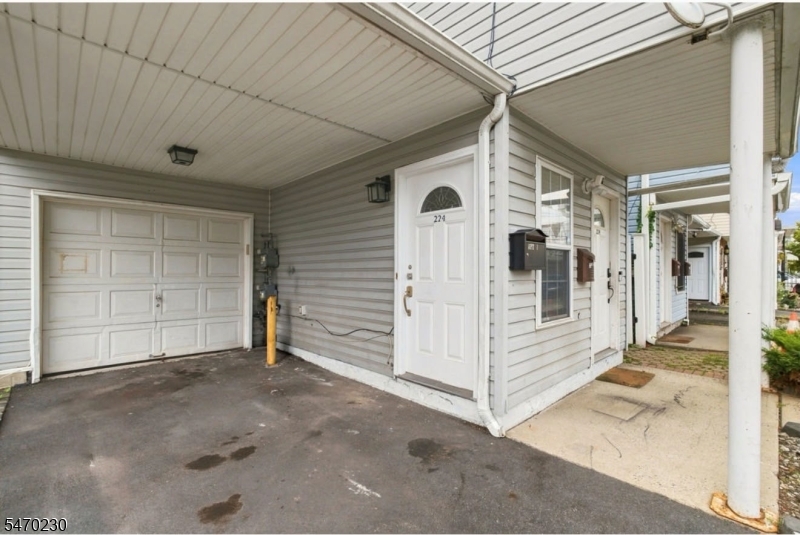 224 Pine Street Elizabeth NJ 07206