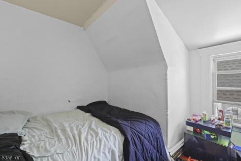 253 S Burnett Street East Orange NJ 07018