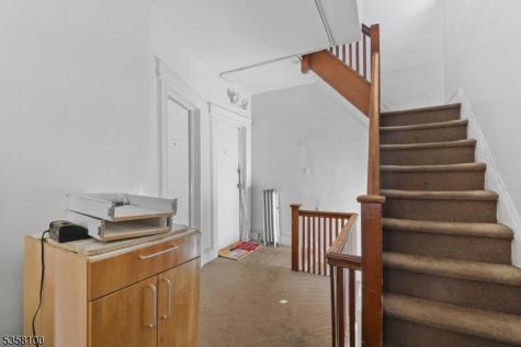 253 S Burnett Street East Orange NJ 07018