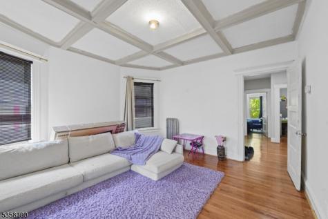 253 S Burnett Street East Orange NJ 07018