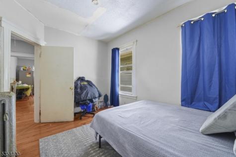 253 S Burnett Street East Orange NJ 07018