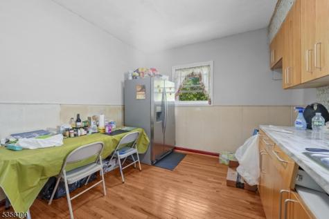 253 S Burnett Street East Orange NJ 07018