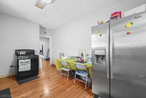 253 S Burnett Street East Orange NJ 07018