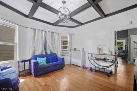 253 S Burnett Street East Orange NJ 07018