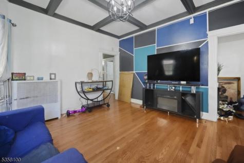 253 S Burnett Street East Orange NJ 07018