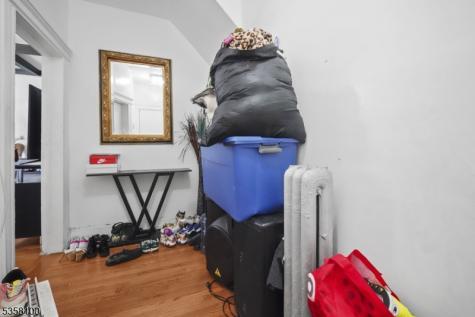 253 S Burnett Street East Orange NJ 07018