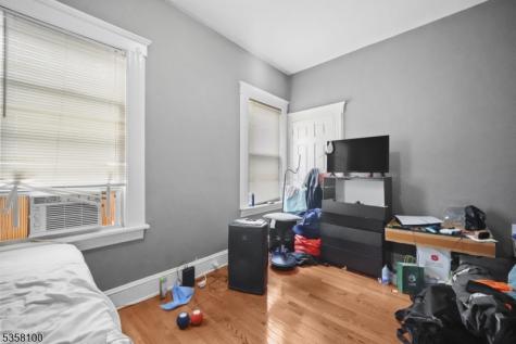 253 S Burnett Street East Orange NJ 07018