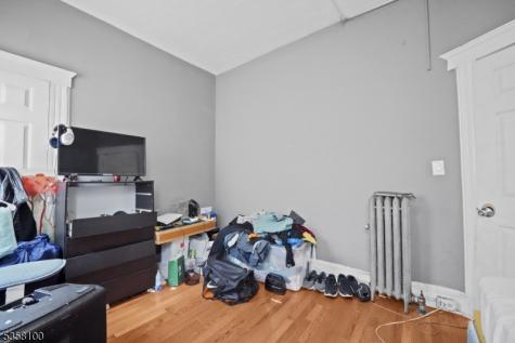 253 S Burnett Street East Orange NJ 07018