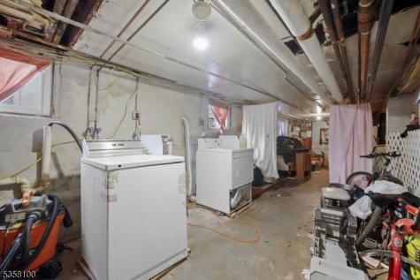 253 S Burnett Street East Orange NJ 07018