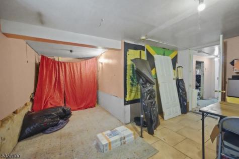 253 S Burnett Street East Orange NJ 07018