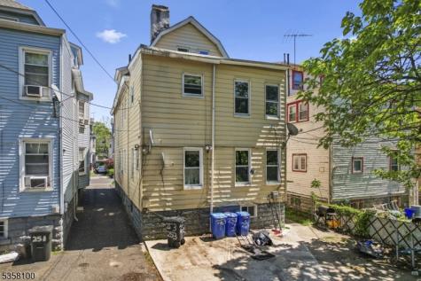 253 S Burnett Street East Orange NJ 07018