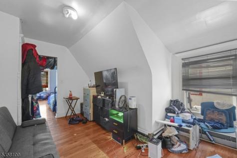 253 S Burnett Street East Orange NJ 07018