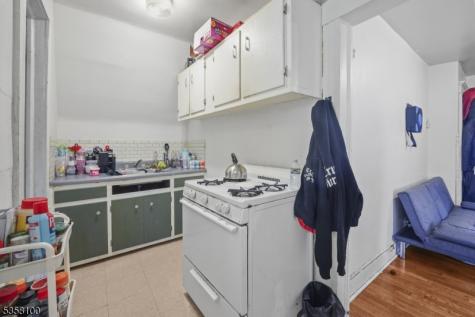 253 S Burnett Street East Orange NJ 07018