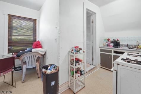 253 S Burnett Street East Orange NJ 07018