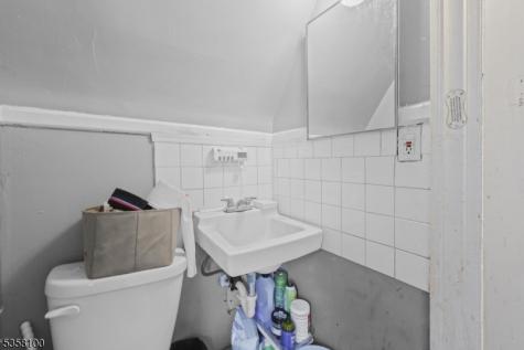 253 S Burnett Street East Orange NJ 07018