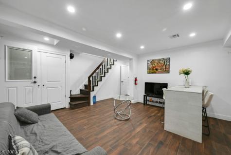 514 42ND Street Union NJ 07087