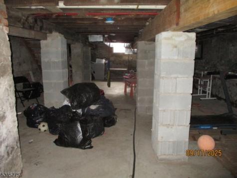 63 Warwick Street Newark NJ 07105