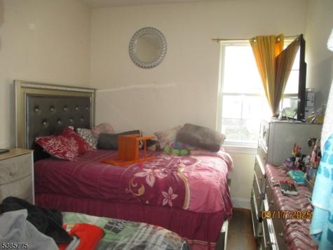 63 Warwick Street Newark NJ 07105