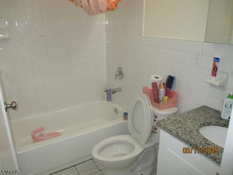 63 Warwick Street Newark NJ 07105