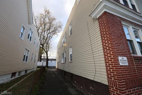 443 Norwood Street East Orange NJ 07018