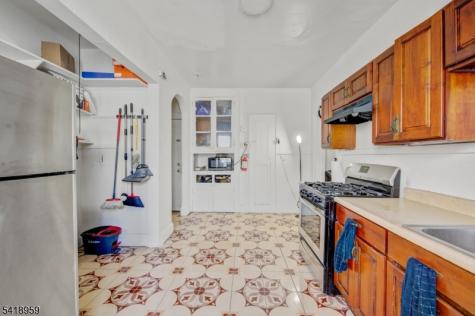 69 Stockman Place Irvington NJ 07111