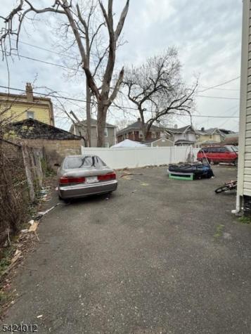 219 Renner Avenue Newark NJ 07112