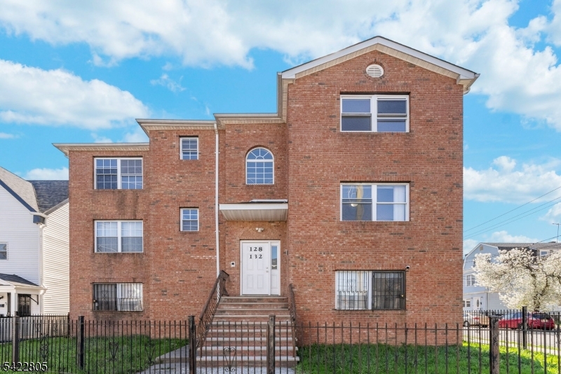128 Leslie Street Newark NJ 07112